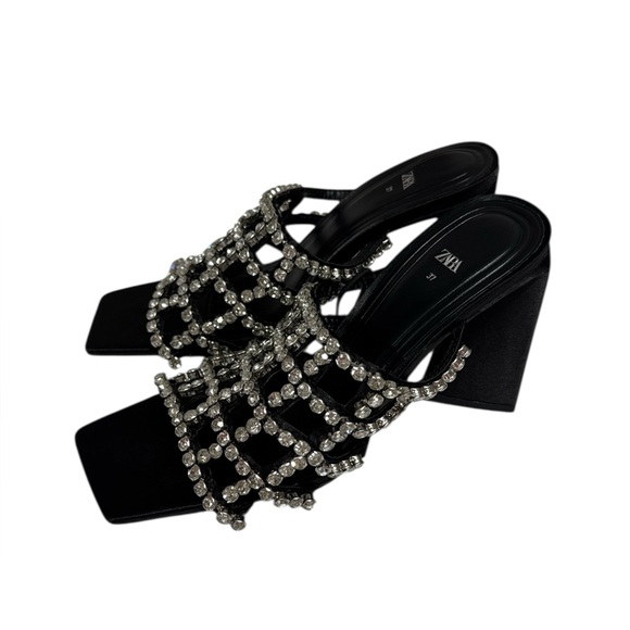 Zara Black Rhinestone Embellished Women's Sandals NWOT - Picture 2 of 5